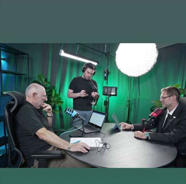 🎙️ גיבורים קטנים פותחים מיקרופונים. ויש לנו הרבה מה לומר. 26 שנים של עשייה חברתית,…