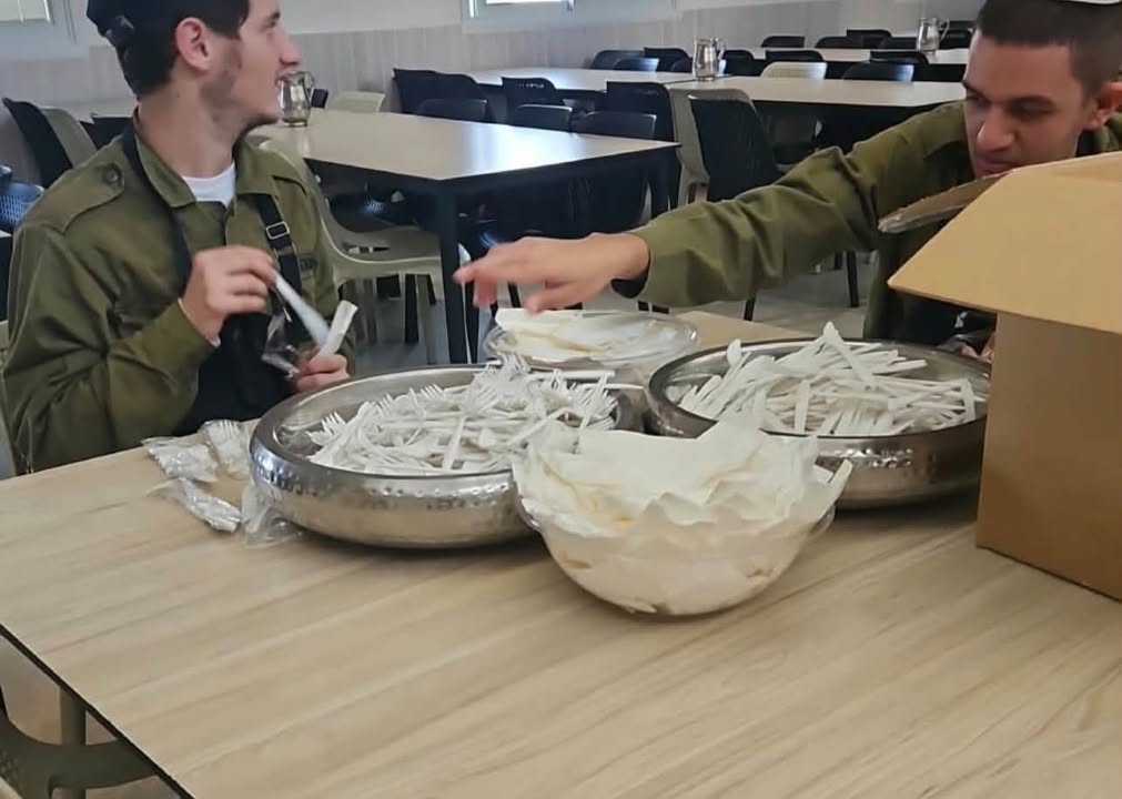 לפני 24 שנים ביקשתי לפתוח להם את שער הבסיס. היום הם נכנסים אליו עם מקצוע.…
